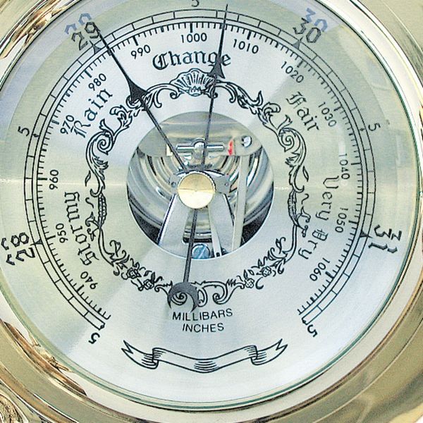 Barometer im Bullauge