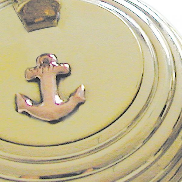 Klappaschenbecher