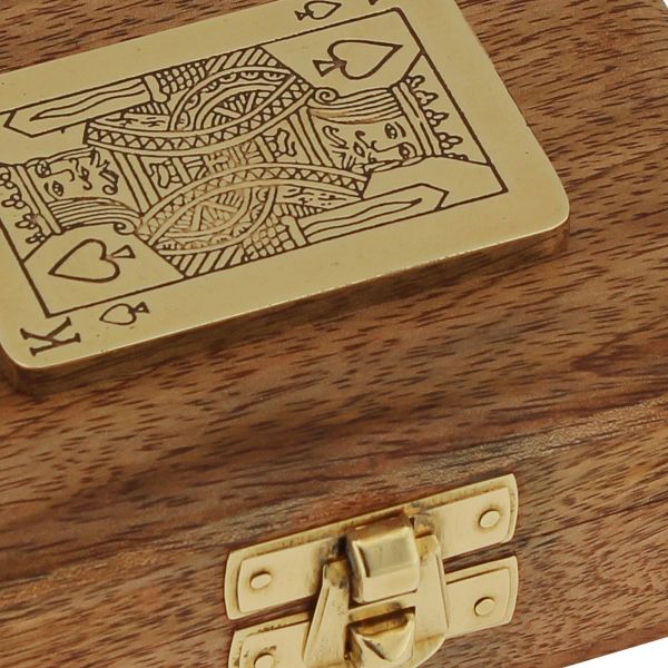 Spielkarten in Holzbox