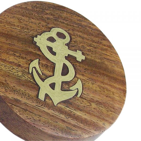 Kompass mit Deckel