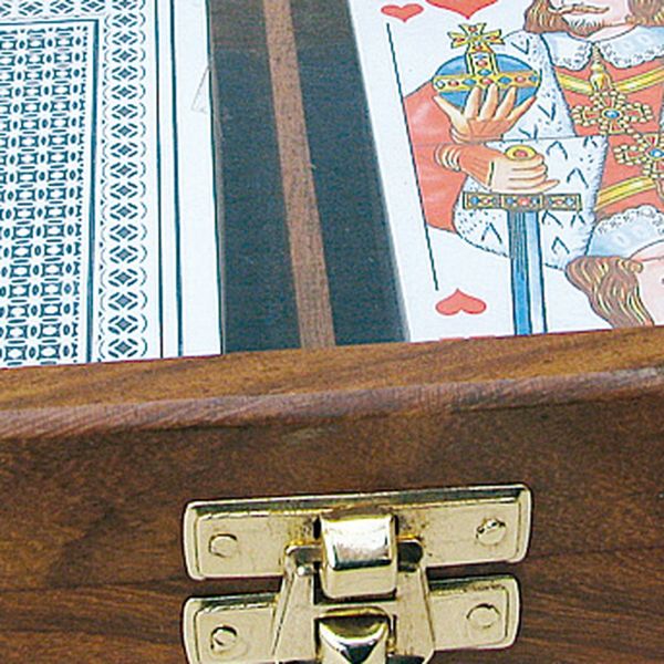 Spielkarten in Holzbox mit Glasdeckel