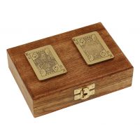 Spielkarten in Holzbox