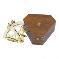 Sextant mit Microeinstellung in Holzbox