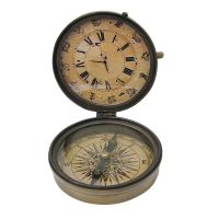 Kompass mit Uhr