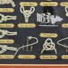 4. Bild Knotentafel hinter Glas Englisch 5566