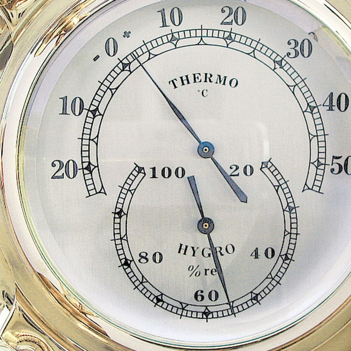4. Bild Thermo- & Hygrometer im Bullauge 1214