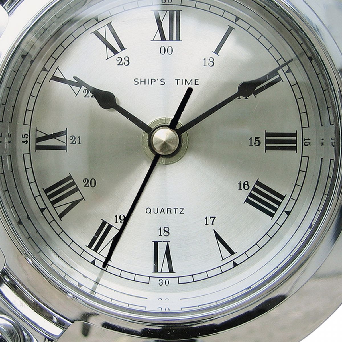 4. Bild Uhr im Bullauge 1225C