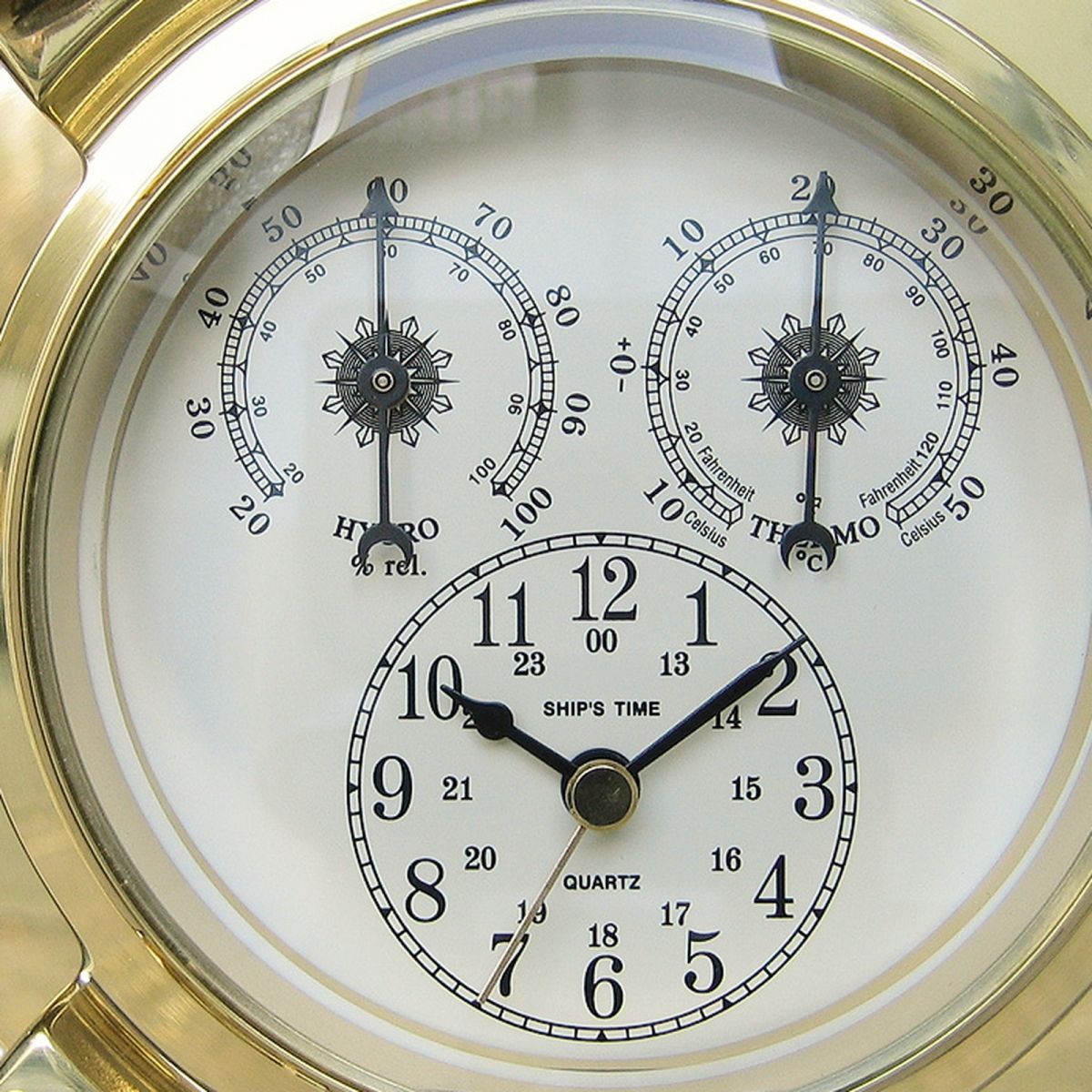 4. Bild Uhr, Thermo- & Hygrometer im Bullauge 1242