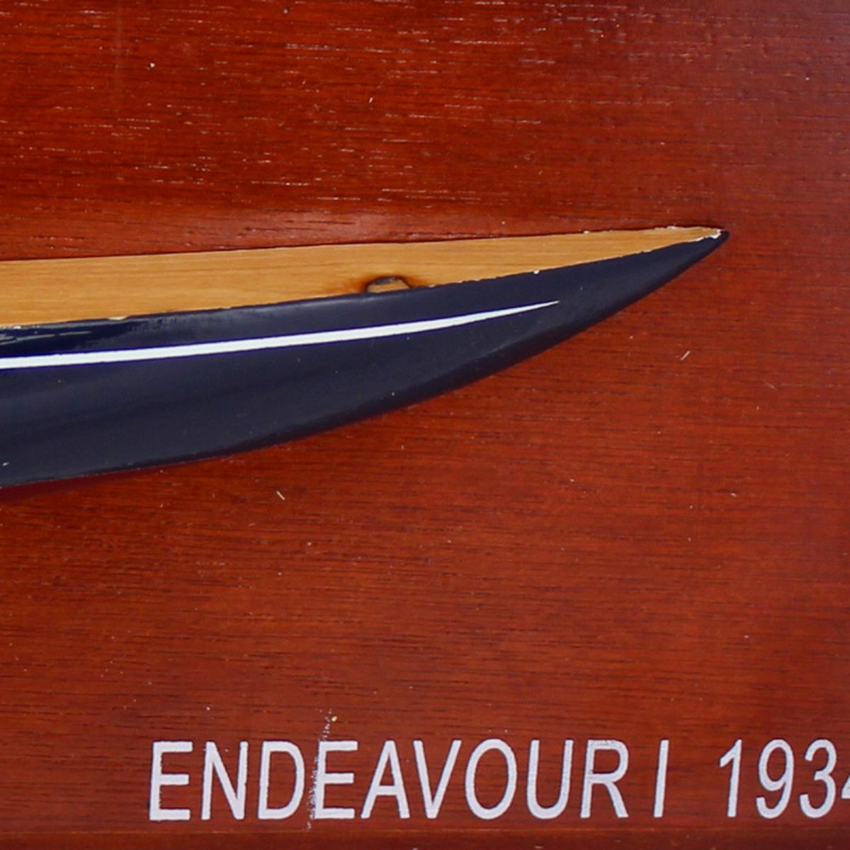 3. Bild Endeavour-Halbrumpf auf Board 5311