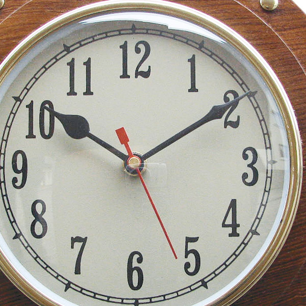 4. Bild Uhr im Bullauge 9264