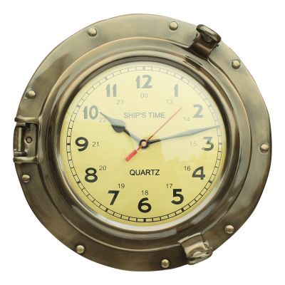 Uhr im Bullauge 8576